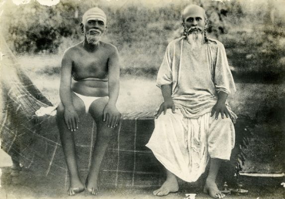 Bhagavan and Ganapati Muni at Skandashram