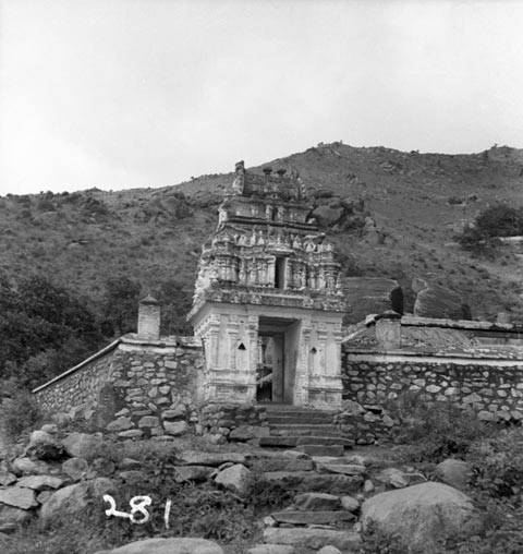 Guhai-Namasivaya-entrance.jpg
