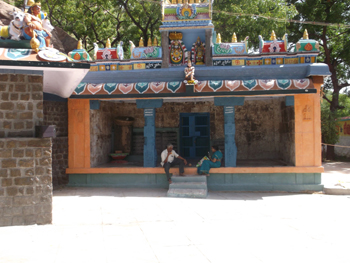 The mantapam inside the Guhai Namasivaya Compound where Ramana Maharshi stayed and where he probably found the palm-leaf manuscripts.