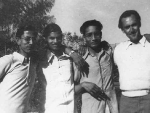 Swami Ramanagiri (right) in Benares prior to taking sannyasa