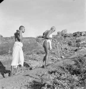 BOA_005_ac_climbing-hill_at