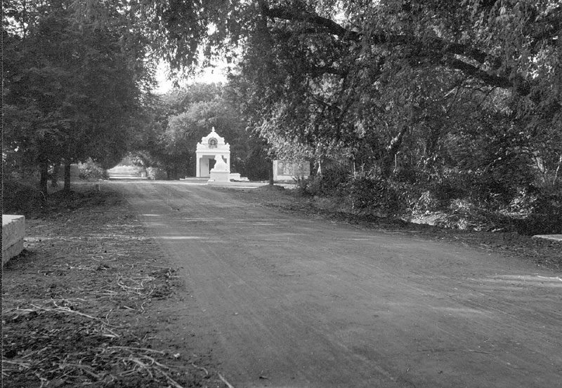 The unpaved giri-pradakshina road around 1980