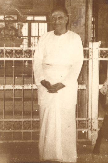 Papaji in front of Ramana Maharshi's samadhi, 1981