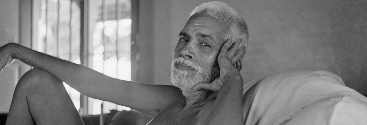 Ramana Maharshi hand on head